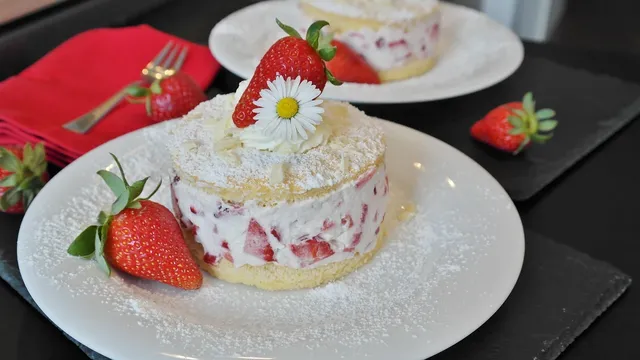 crema-al-limone-e-fragoline